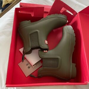 BRAND NEW Hunter Chelsea Boots